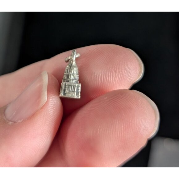 US Capitol Building Silver Charm Pendant - Picture 13 of 14